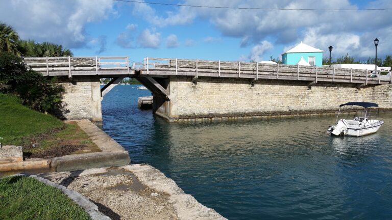 Somerset Bridge – The World’s Smallest Drawbridge