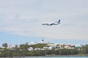 United Airlines landing in Bermuda - Flights to Bermuda